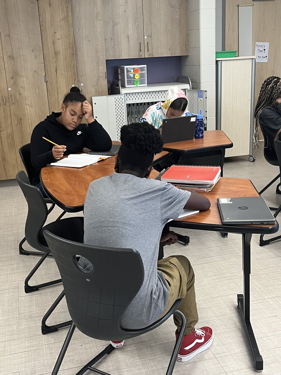 SDelormELA's tweet photo. Free Write Friday! @CrecArtsMiddle1 https://t.co/980nRR2VUA