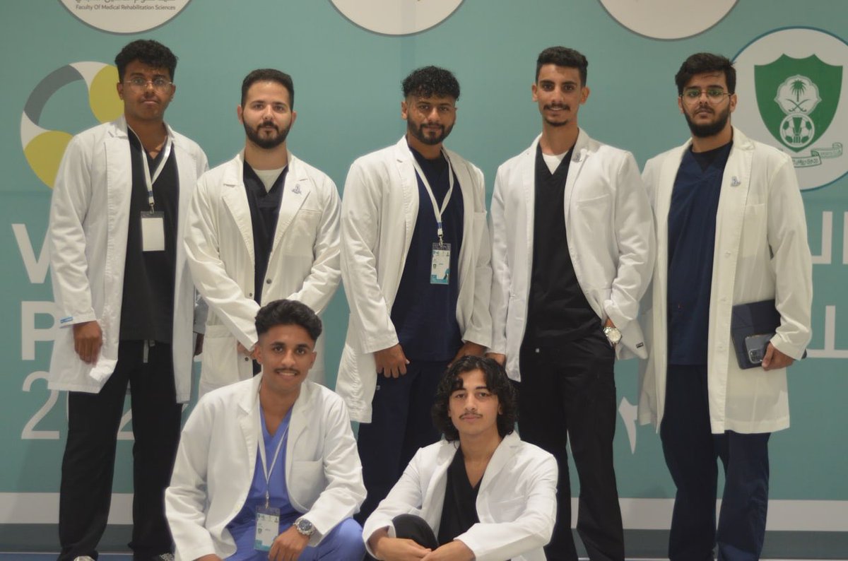 pt21kau's tweet photo. مقتطفات من تفعيل اليوم العالمي للعلاج الطبيعي تحت عنوان "خشونة المفاصل" بمشاركة النادي الطلابي بقسم العلاج الطبيعي بالتعاون مع الجمعية السعودية للعلاج الطبيعي يوم أمس في السلام مول🤍

@fmrs_kau 
@UAlabasiPt 
@pt_kld 
@Me_Monshi 
#اليوم_العالمي_للعلاج_الطبيعي https://t.co/vH7KFKfO88