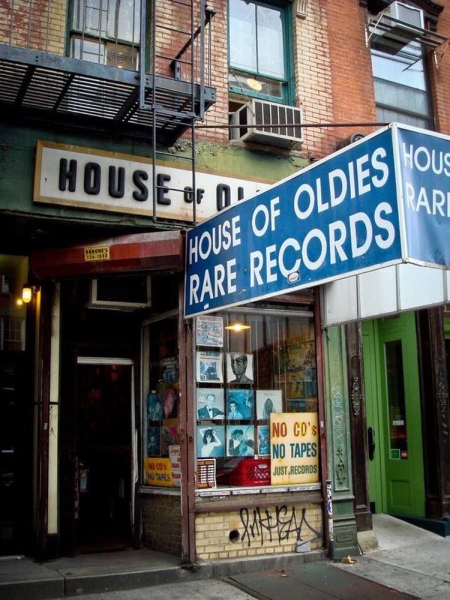 Super70sSports's tweet photo. Never pass up the chance to go in an independent record store and flip through some albums. It’s good for the soul. https://t.co/E0jx3yDKiH