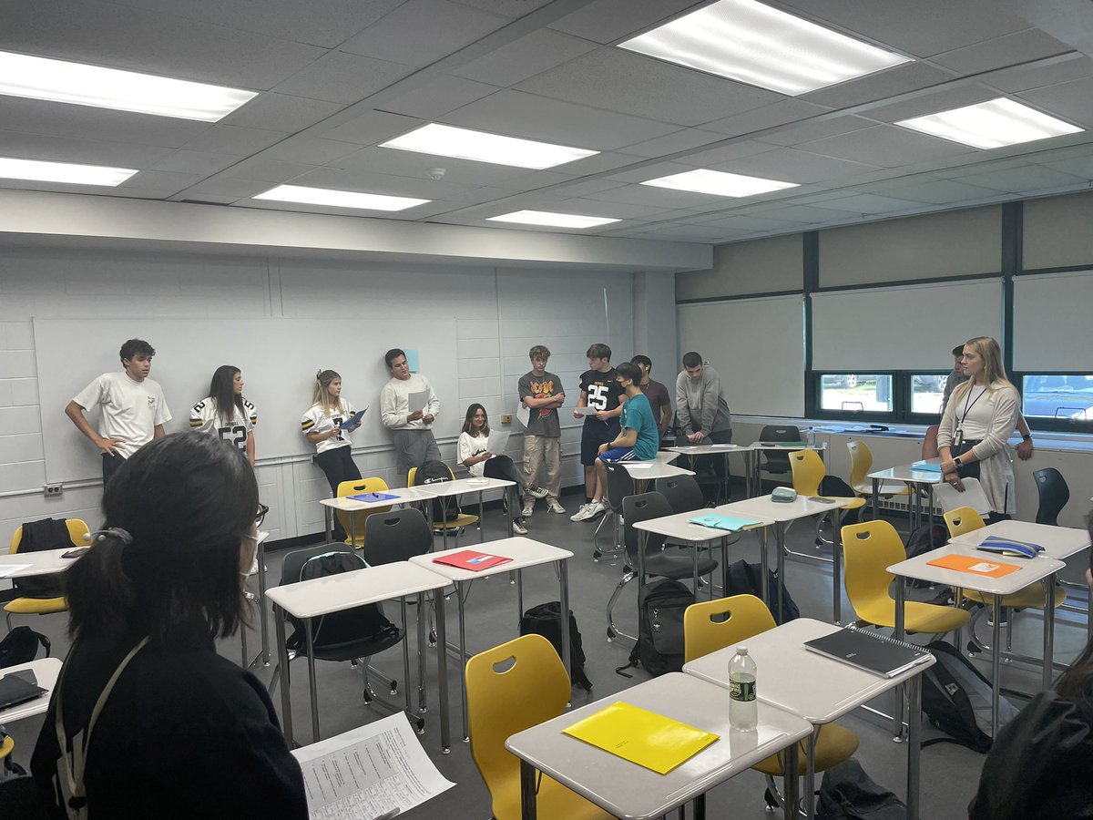 JohnMassaro1's tweet photo. Ms. Lynch’s Humanities class participates in their philosophical survey activity https://t.co/j7P11MT1RP