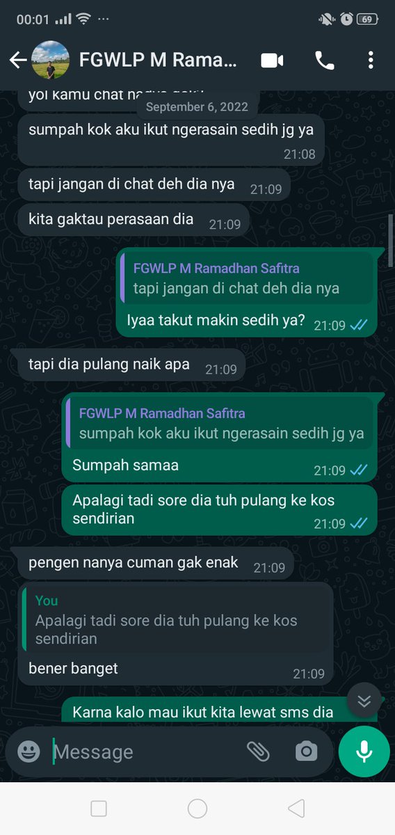 queenduyza's tweet photo. Fitra adalah adik kici paling rusuh di FGWLP. Paling kecil, paling rusuh, paling tengil. Ga ada satu malem pun ga diganggu sama fitra kayanya :'), mentang2 ketua dan sekretaris :(. padahal malem kan waktunya aku bucin sama pacarku fit wkwk https://t.co/EnOI27RgIi