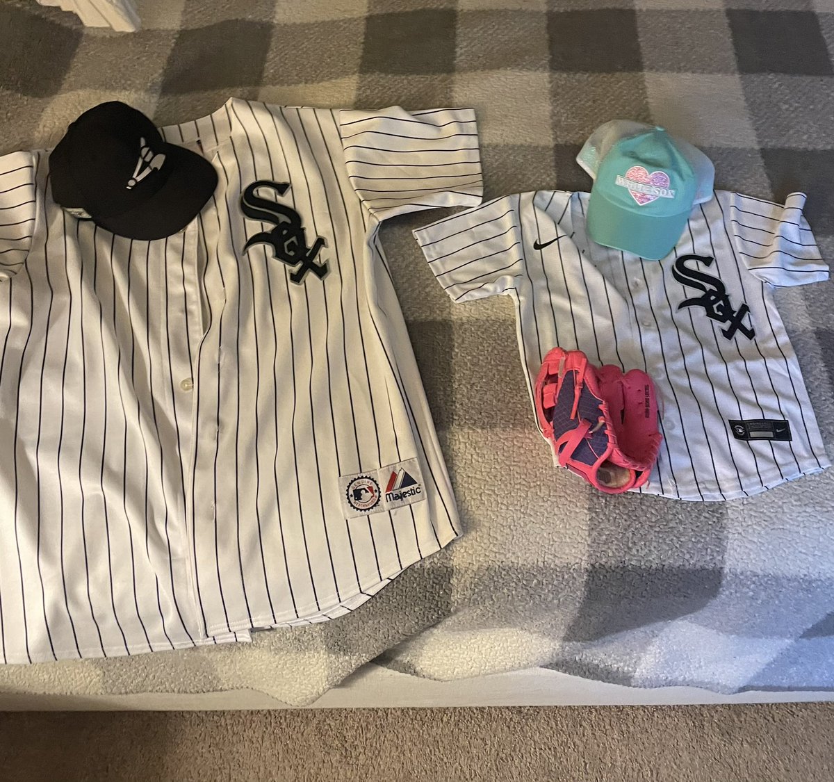 Ashadycomment's tweet photo. Taking Ayla to her first ever baseball game today . Don’t let me down #whitesox @whitesox . #UnforgettableMemory https://t.co/pfWmI6mtlv