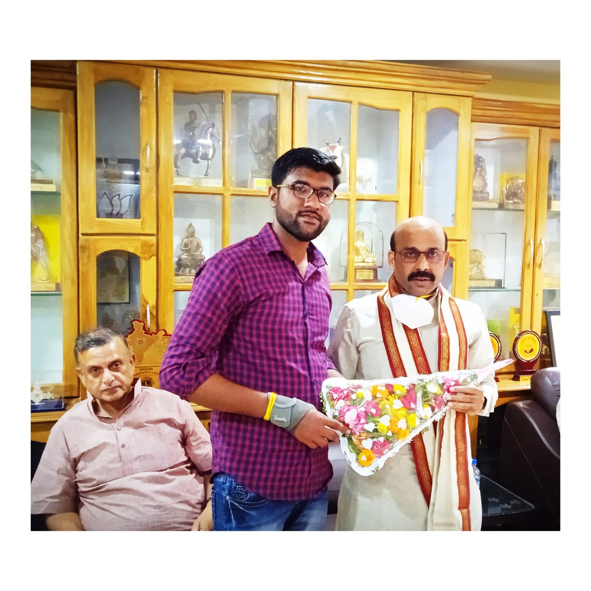 ShivPra59667535's tweet photo. भारतीय जनता पार्टी के राष्ट्रीय सचिव एवं लोकसभा में याचिका समिति के अध्यक्ष एवं बस्ती के लोकप्रिय सांसद मा. हरीश द्विवेदी जी को पुनः बिहार प्रदेश का सह प्रभारी बनाए जाने पर बहुत बहुत बधाई एवं शुभकामनाएं!
@HarishD_BJP @bhup
@BJP4UP @BJP4India 
@maheshshuklabjp @MlaSanjayPratap https://t.co/1Nm4CH6HC8