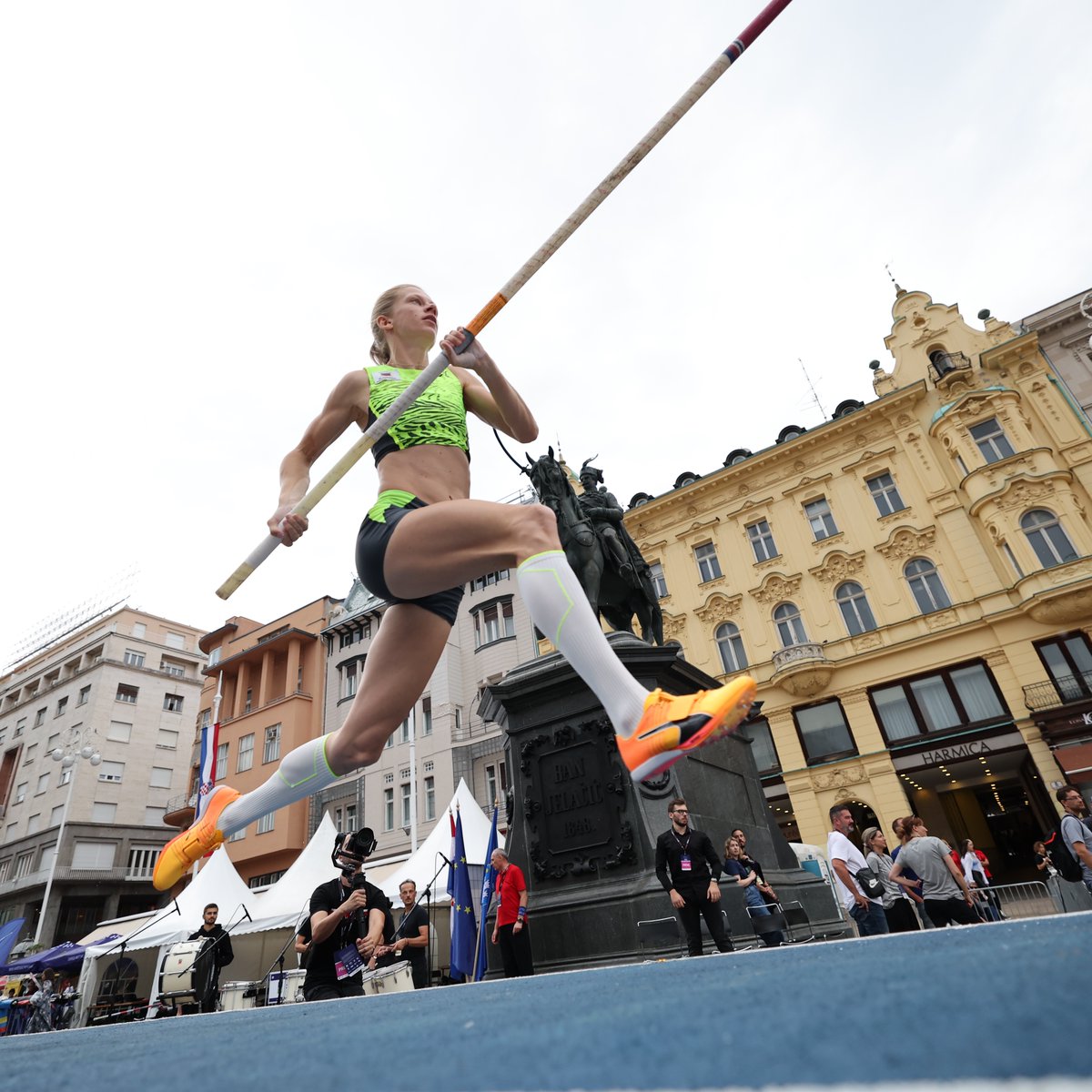 Continental Tour Gold tweet media