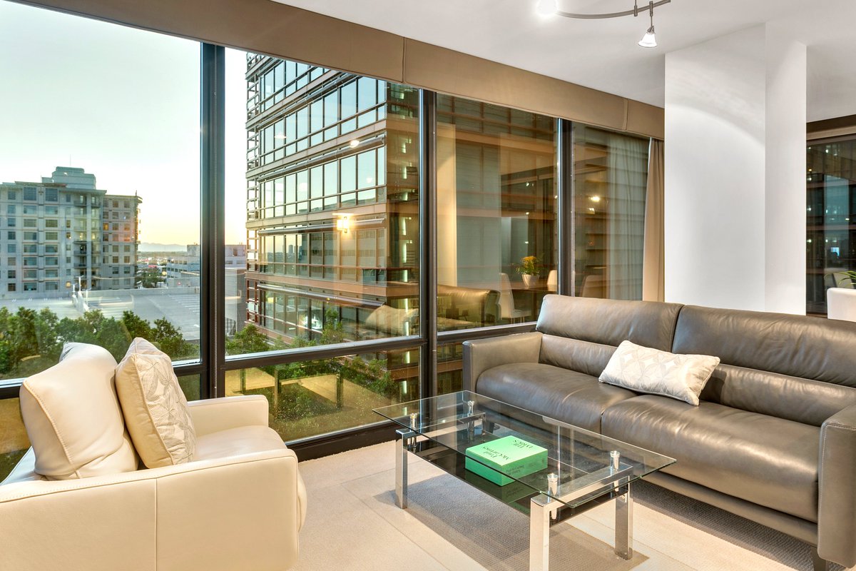 CoryMishkin's tweet photo. 👉👉👉 New Listing! 
Welcome to your fabulous new home in the sky. This rare 3-bedroom 9th floor home features walls of glass on three sides with sweeping views of the Papago Buttes!
4808 N 24th St #908 | Phoenix 85016
3 Bed | 2 Bath | 1,572 Sq Ft
$725,000
#themishkinteam https://t.co/1tHH408BZY