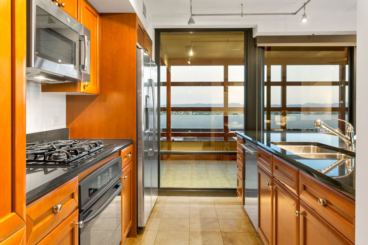 CoryMishkin's tweet photo. 👉👉👉 New Listing! 
Welcome to your fabulous new home in the sky. This rare 3-bedroom 9th floor home features walls of glass on three sides with sweeping views of the Papago Buttes!
4808 N 24th St #908 | Phoenix 85016
3 Bed | 2 Bath | 1,572 Sq Ft
$725,000
#themishkinteam https://t.co/1tHH408BZY