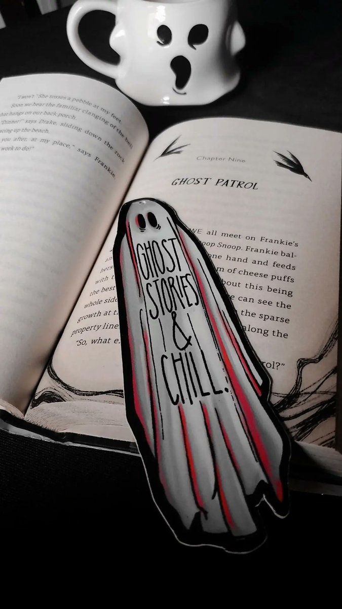 _cami_27's tweet photo. I love Chapter titles Happy Friday 👻😊 #halloweeneveryday https://t.co/4wOSQ30NOR