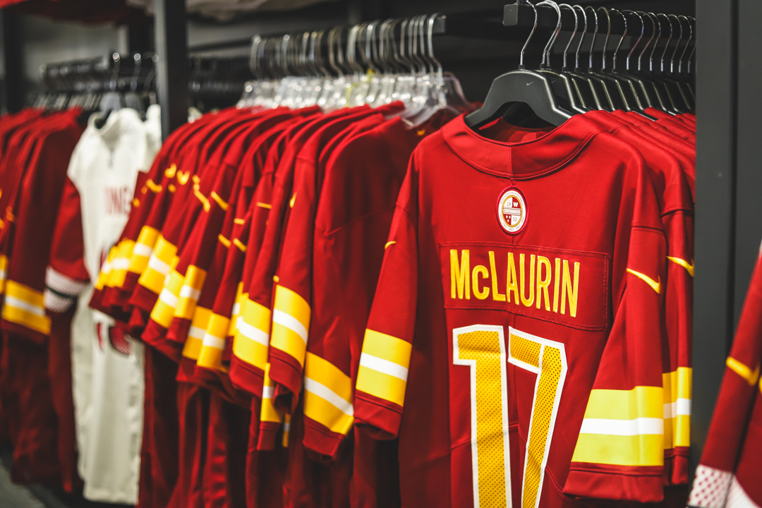 This Sunday we're unveiling our new state-of-the-art team store, a <a href="/Fanatics/">Fanatics</a> experience!

🕚 11am 
📍 Outside section 101 at @FedExField 
📏 6,200 sq feet
👕 Fanatics, Nike, New Era, Mitchell &amp; Ness and more
