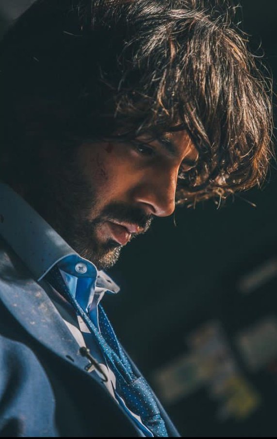 Zartik_16's tweet photo. CONGRATULATIONS DHAMAKA BOY ❤️
#KartikAaryan @TheAaryanKartik as #ArjunPathak in #Dhamaka is a complete box of emotions, Goosebumps, thriller and life! ❤️🤙 https://t.co/pcgtcklV57