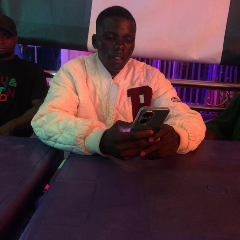 ApavBoy's tweet photo. #NewProfilePic https://t.co/rkcVt80tai
