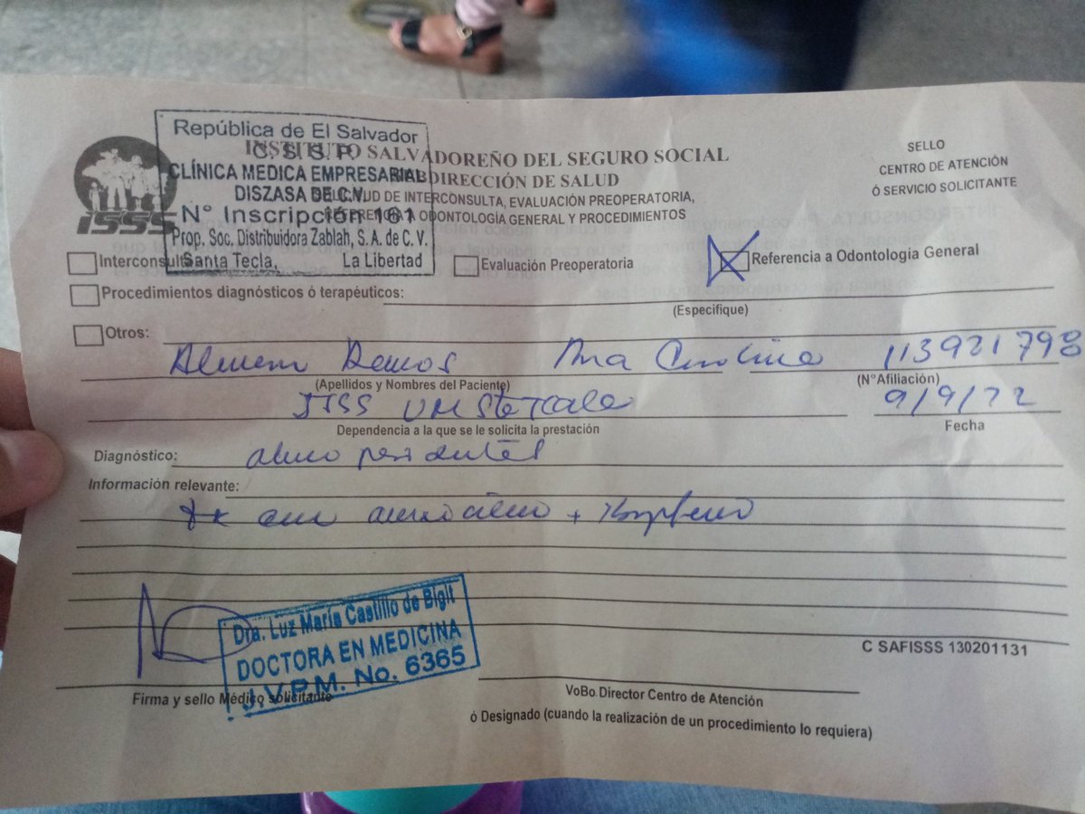 CarooAleman_'s tweet photo. Esto es enserio???... Llevo 3 horas esperando, vengo con referencia para "Emergencia" y me dicen que si alguien no viene a cita con la doctora, pues entonces me van a pasar a mi?... Enserio?? @isss_gob_sv https://t.co/DLOe34RToN