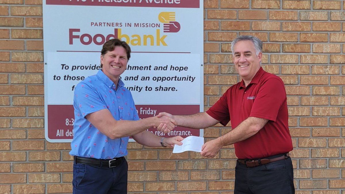 FoodBankKtown's tweet photo. Thank you to John & @KingstonMazda team for the generous donation this morning!
#community #donate #neighbourhelpingneighbour https://t.co/BvZxagORuZ