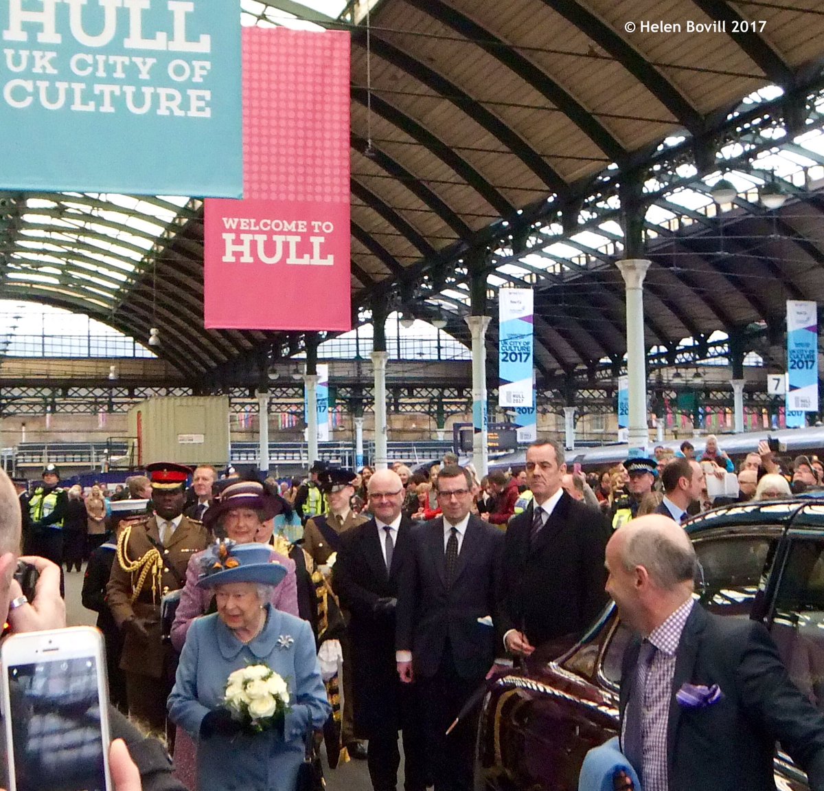 HBovill's tweet photo. Queen Elizabeth II 1926-2022.
I never met her but I was lucky to see her on two of her visits to Hull - the first in July 1981 when she opened the Humber Bridge, & then more recently in November 2017 when she visited as part of the City of Culture celebrations.
#RIPElizabethII https://t.co/4AkB1CXZgk