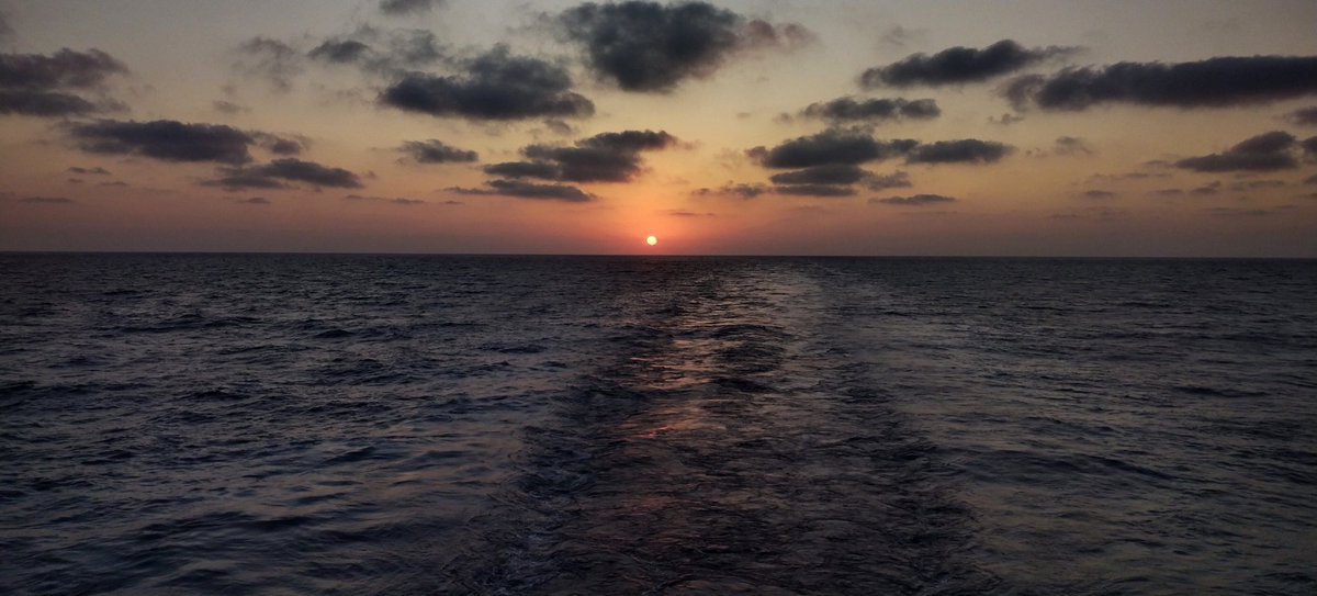 arjunchalak6's tweet photo. Sun sets like this in Mediterrian sea. @ClickbySBhamidi #photography #nature #ocean #ship #merchant_navy #sun_rise #sun_set https://t.co/0A8hG5N6Xf