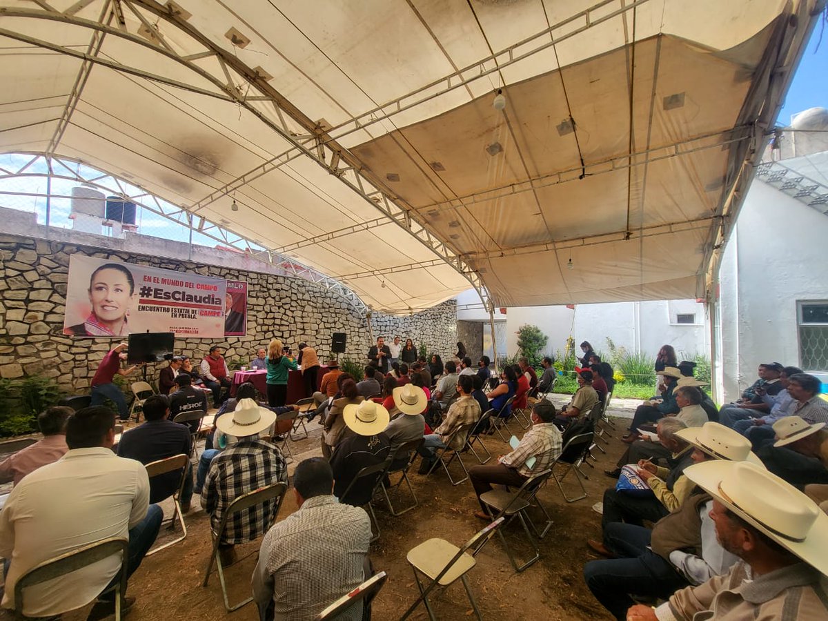 lopezramirez_'s tweet photo. Primer encuentro estatal de productorxs del campo en Puebla, armando agenda para llevar a cabo las  demandas que aún no han sido atendidas a la compañera #EsClaudia y profundizar el cambio hacia abajo y a la izquierda.
Buscando la justicia social para el campo. https://t.co/HQMU6yYKJW