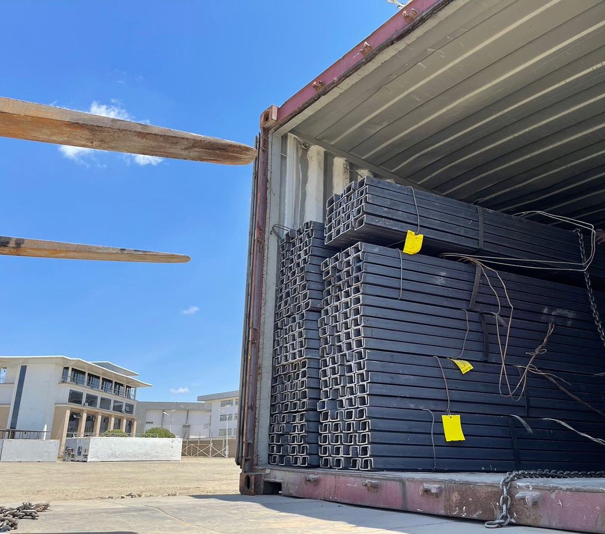 HakimiLtd's tweet photo. Weekend orders ready 🚧
Partner with professionals &amp; recognized brands for durable projects ☑️☑️
.
.
#hakimiafricaltd #hakimisteelimportersnairobi #steelsupplier #steelafrica #Queen #Kenya #alai https://t.co/wxmrP7LErT