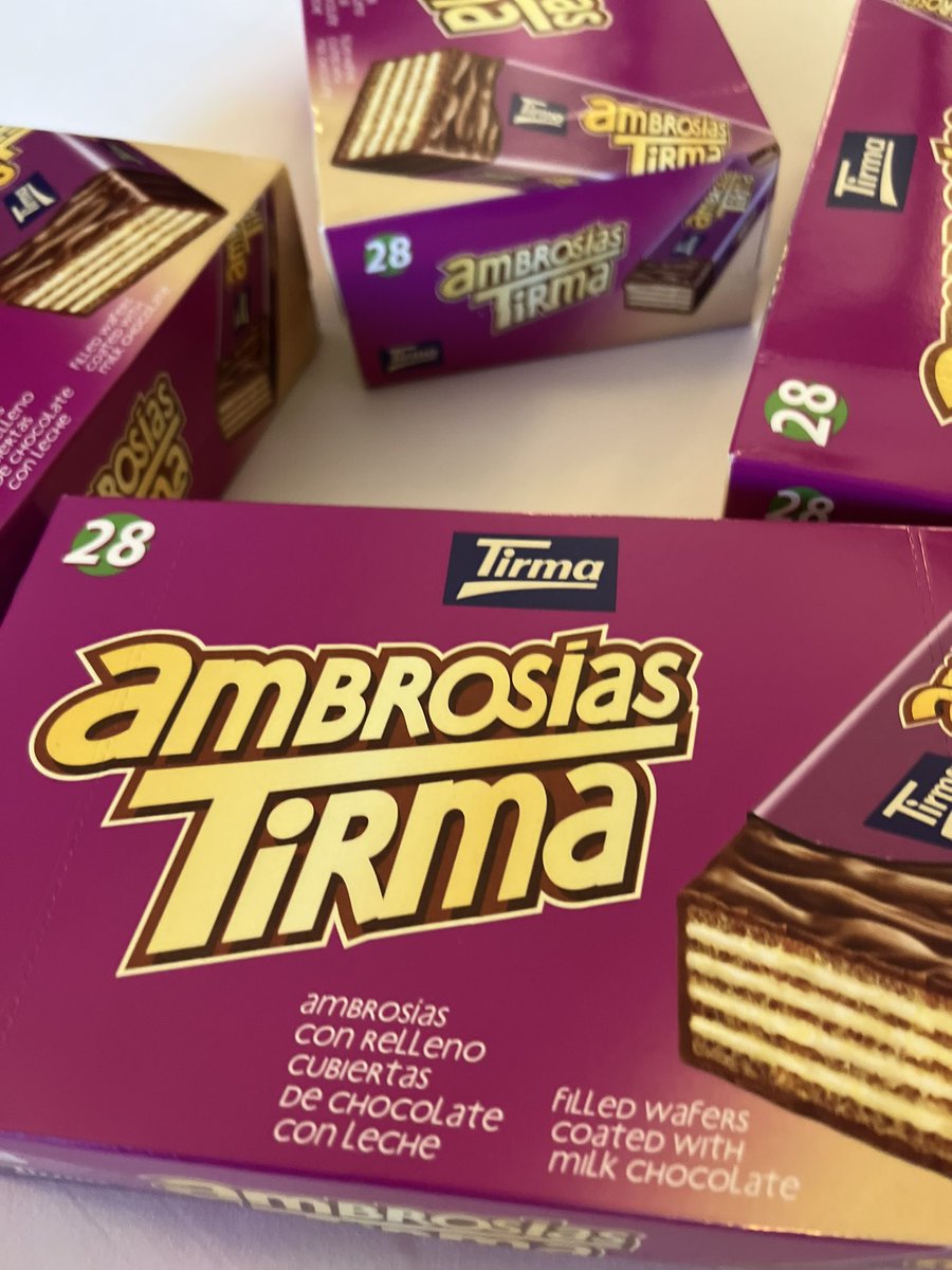 davidjrh's tweet photo. Pensaban que iban a faltar @ambrosiastirma en el #BizzSummit? No way!!! Spoiler: Creo que algunas van a caer en mi sesión :) https://t.co/sOhMyc6HiX