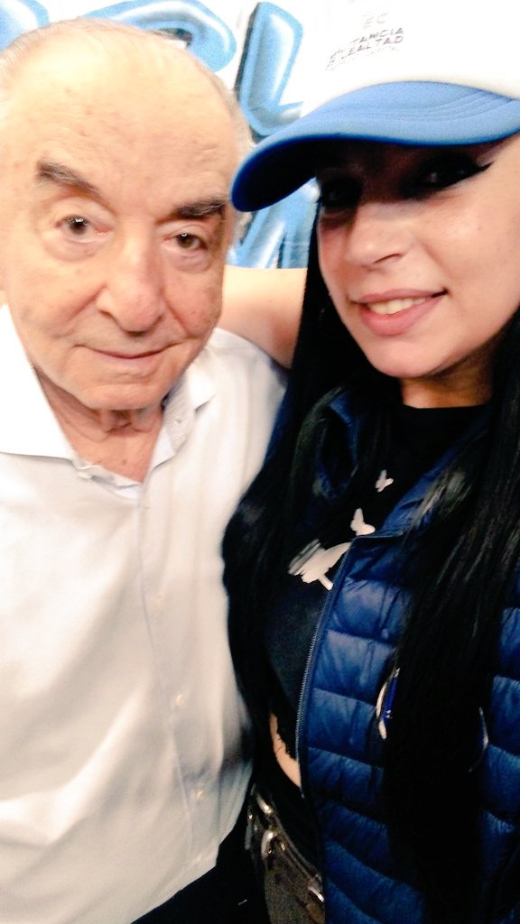 Un placer conocer al Cro Armando Cavallieri. Secretario general de empleados de comercio. 💙✌️
Una verdadera fiesta tuvimos en nuestro querido 220 .