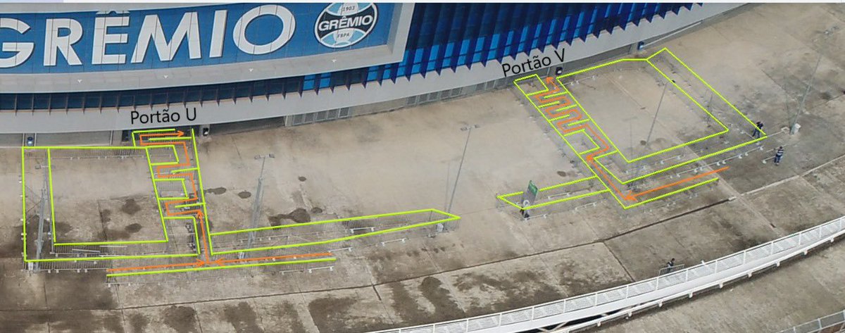 brunosreporter's tweet photo. Arena do #Grêmio divulga nova organização nos portões de arquibancada norte e superior norte. 
Utilização de grades para evitar aglomeração perto das catracas e dar tranquilidade para quem está entrando, evitando possíveis confusões. @rdgrenal https://t.co/E8FVKxr55N