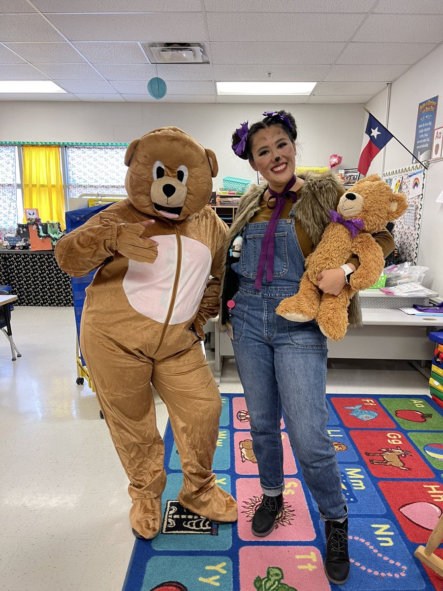 DRuan_DWS's tweet photo. Teddy bear day with my partner in crime @MsJRubio1 #TeddyBearDay 🧸 https://t.co/srudSQbxuy