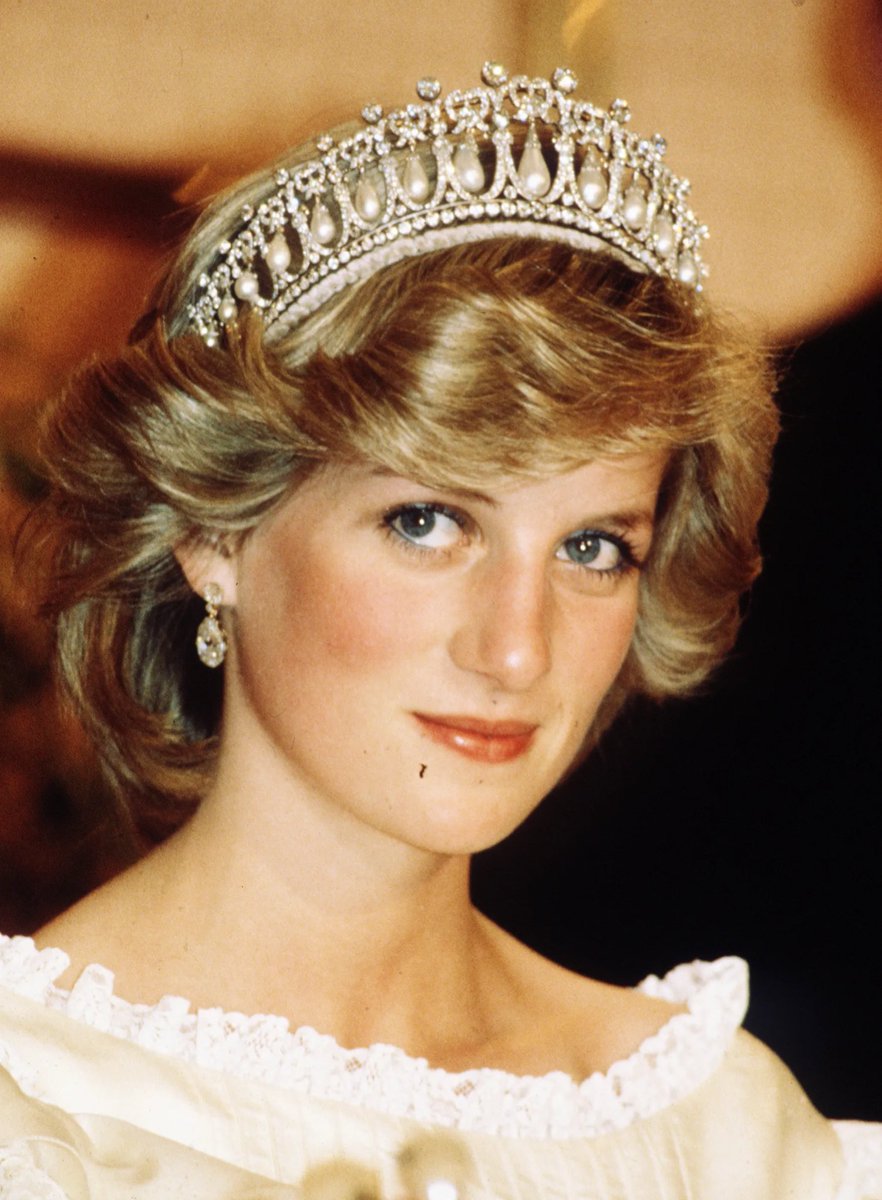 PopBase's tweet photo. Kate Middleton officially becomes the first Princess of Wales since Diana. https://t.co/V65w6zb6HT