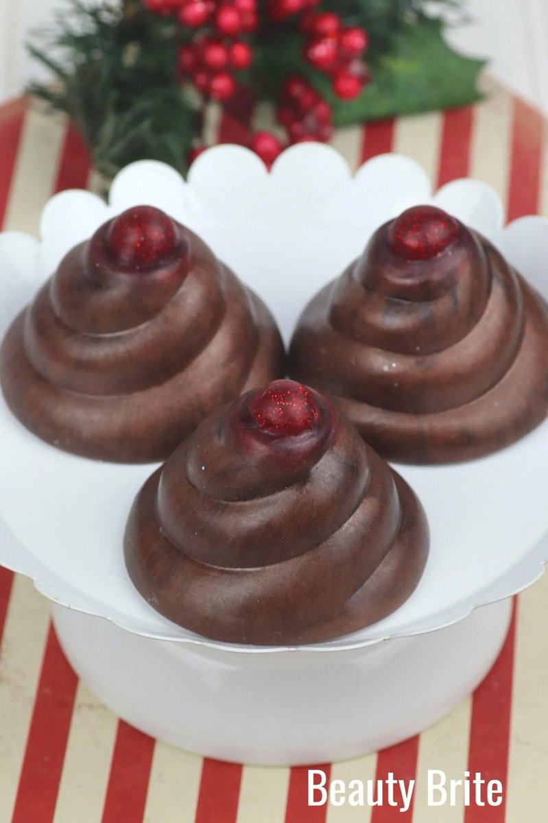 beautybritepr's tweet image. I recently made Rudolph The Reindeer Poop Soap and they turned out so cute!

Read the full article: Rudolph The Reindeer Poop Soap
▸ lttr.ai/1zLq

#soaprecipe #ReindeerPoopSoap #UniqueGift #Recipe #AffordableGiftIdeas