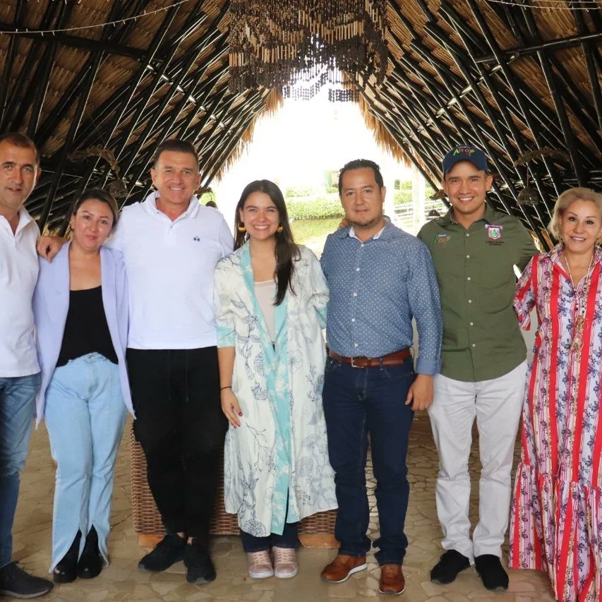 Fenalcoant's tweet photo. #ConLasPuertasAbiertas
Nuestra Directora, @Majobernalgavi1 estuvo de  visita en Venecia acompañada por el alcalde @OscarAndresSa. https://t.co/tBQ2KmHvth