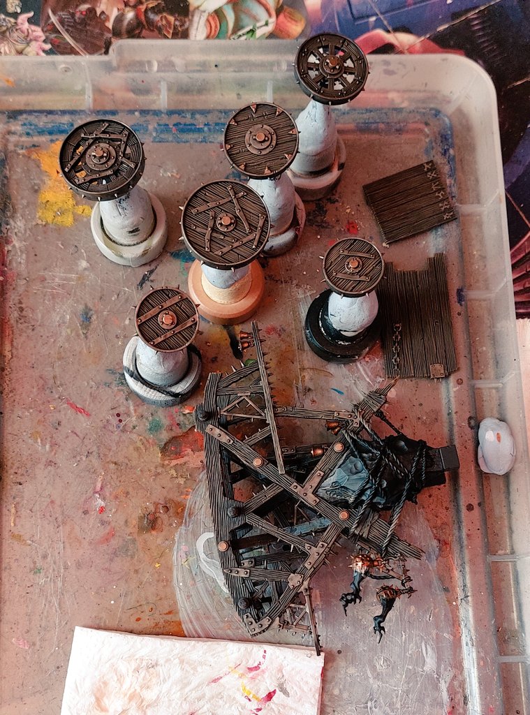 Evans_903's tweet photo. Really enjoy the Screaming Bell  
Wood done metals washed
#Skaven #ScreamingBell #AgeofSigmar #WarhammerCommunity https://t.co/uNCkcSdmap