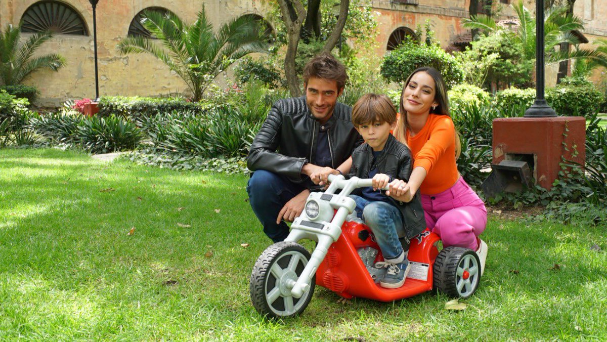 Damián y Domenica lograron construir su familia 

Gran final 
#CorazónGuerrero #LasEstrellas