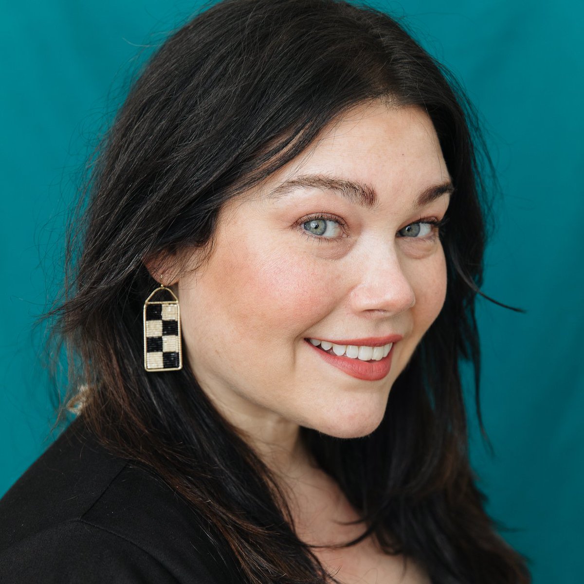 MataTraders's tweet photo. Black and white checkerboard is a go-with-everything neutral, and don't let anyone tell you otherwise! 🏁 🏁 🏁 We love these ethically made hand beaded earrings for day, night, and everything in between. https://t.co/7R7sbMbX7P https://t.co/YVnRKwjrdW