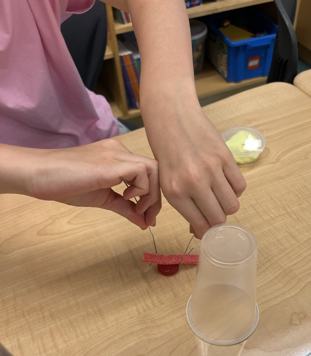 First week of grade 5 down! Students had a great time figuring out this weeks stem activity “help Fred the worm get to his life saver”. Awesome #strategies #Collaboration #teamwork #conversation en français!