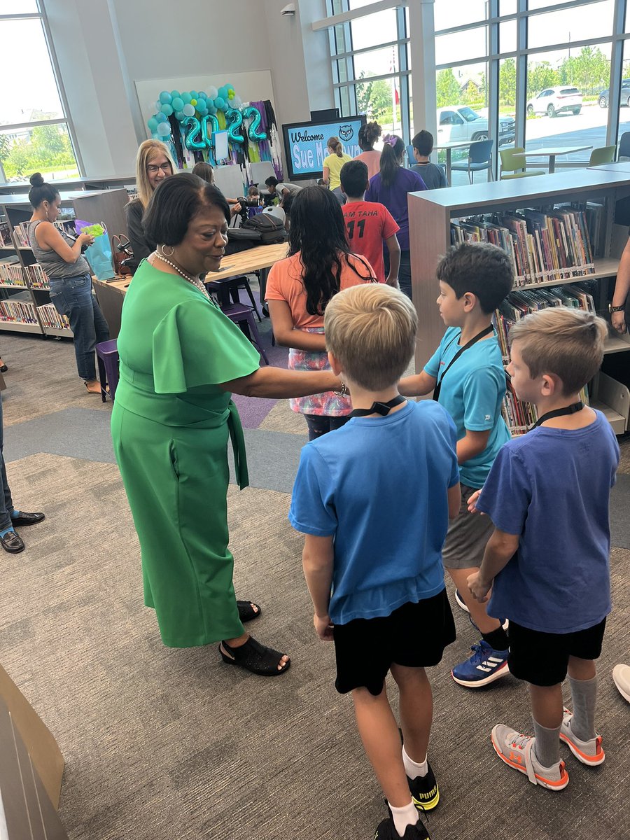 The Happiest Library on Earth ✨ tweet media