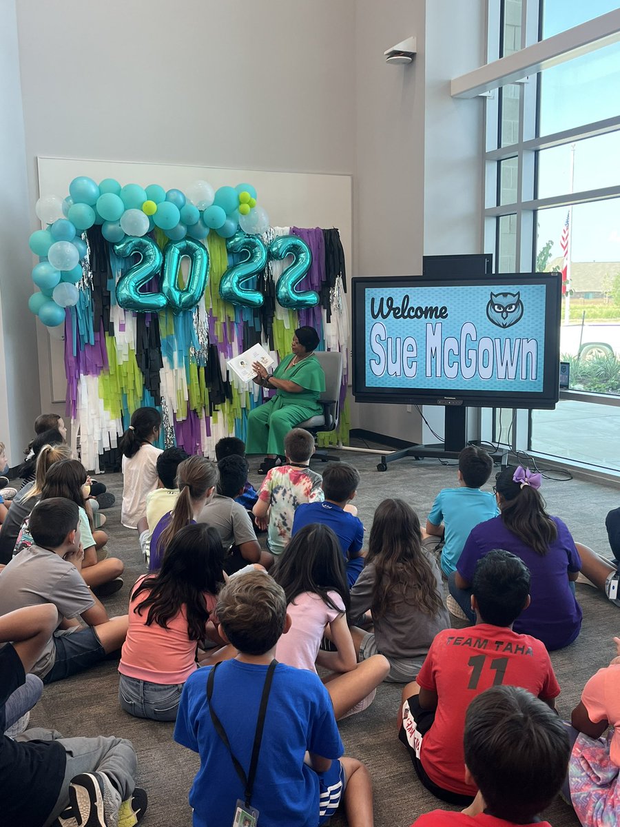 The Happiest Library on Earth ✨ tweet media