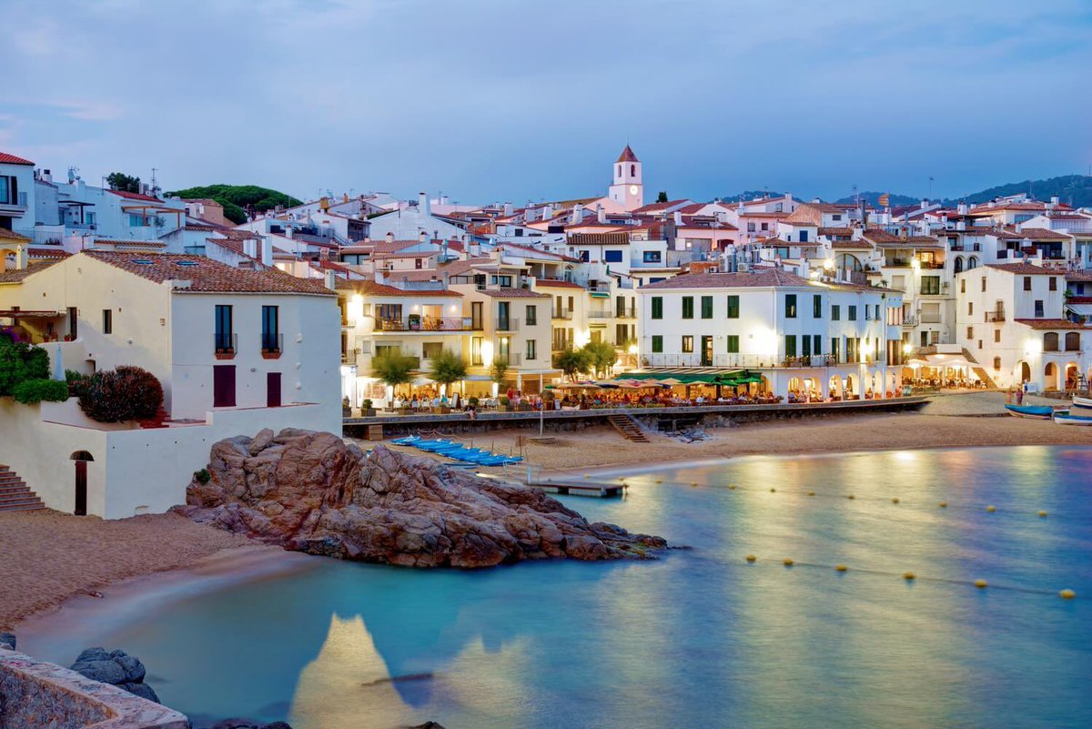 MaltratoPaisaxe's tweet photo. Pueblos de la #CostaBrava de Catalunya, muy poco parecidos a #Malpica #Caion #Fisterra #Muxia #Laxe o #Camariñas https://t.co/bUcnXUiw8C