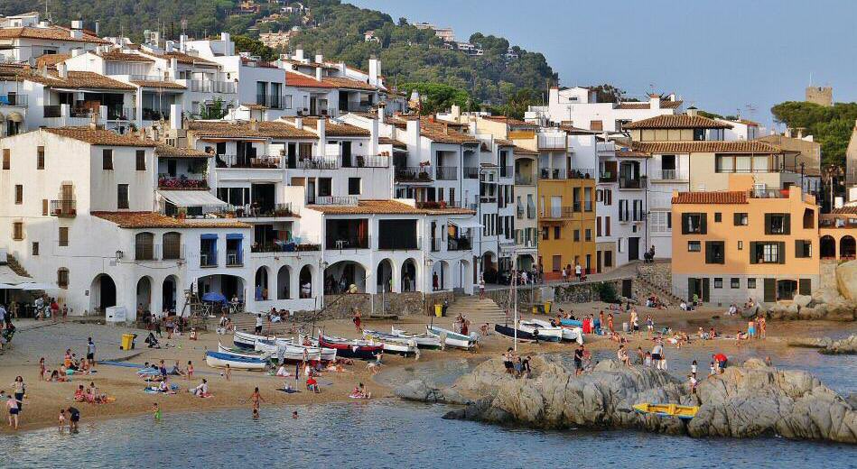 MaltratoPaisaxe's tweet photo. Pueblos de la #CostaBrava de Catalunya, muy poco parecidos a #Malpica #Caion #Fisterra #Muxia #Laxe o #Camariñas https://t.co/bUcnXUiw8C