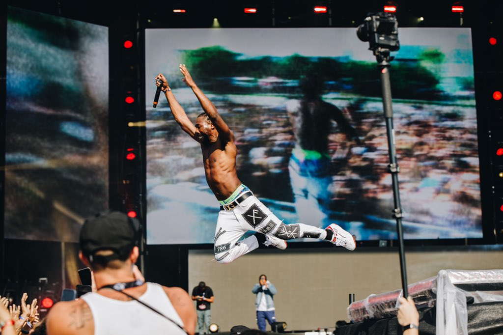 RollingLoud's tweet photo. Please don’t hate on my status 🔥 @KCharles786 #RLToronto 🇨🇦 https://t.co/V3tQ59STJI