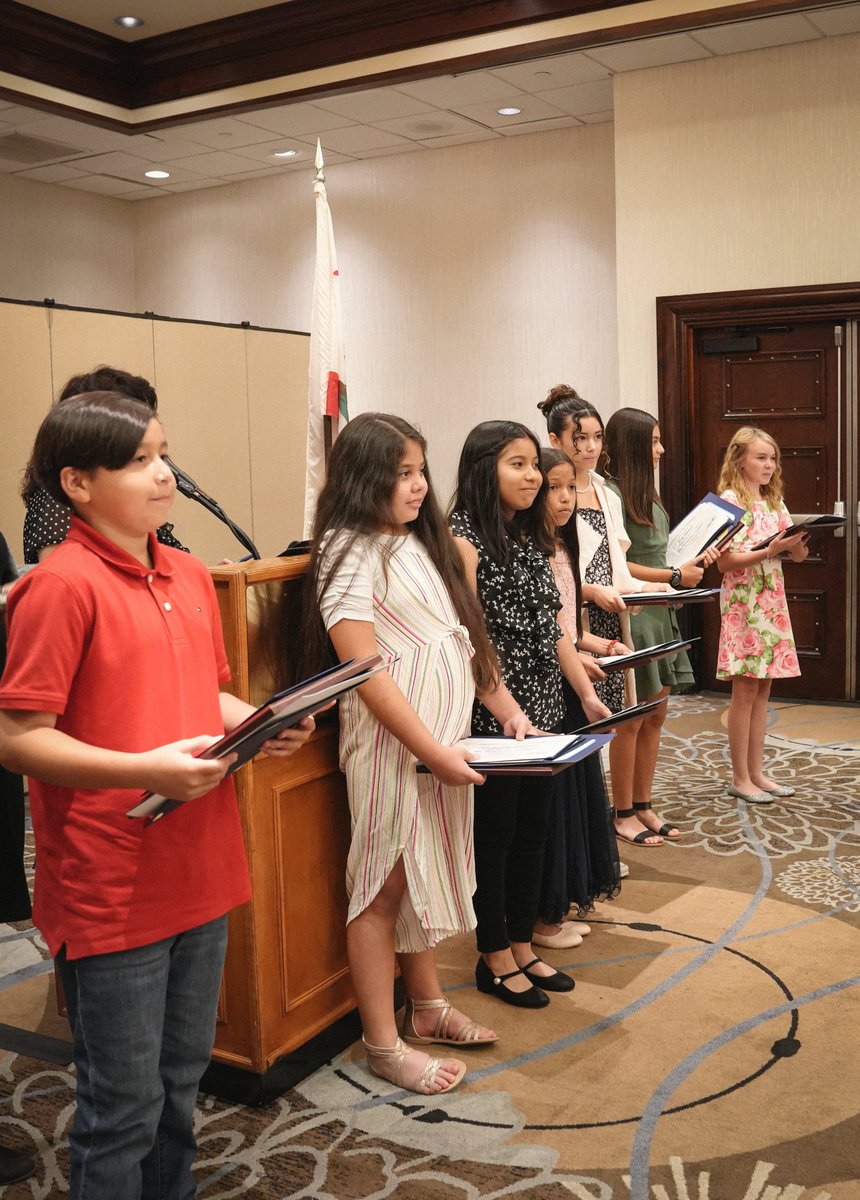 official_omsd's tweet photo. A HUGE congratulations to the Kiwanis Students of the Month! This was a great accomplishment for these hard working students. Their wonderful speeches inspired everyone in attendance! 

#OMSD #education #Students #teachers #staff https://t.co/b6PA1Hc3S5