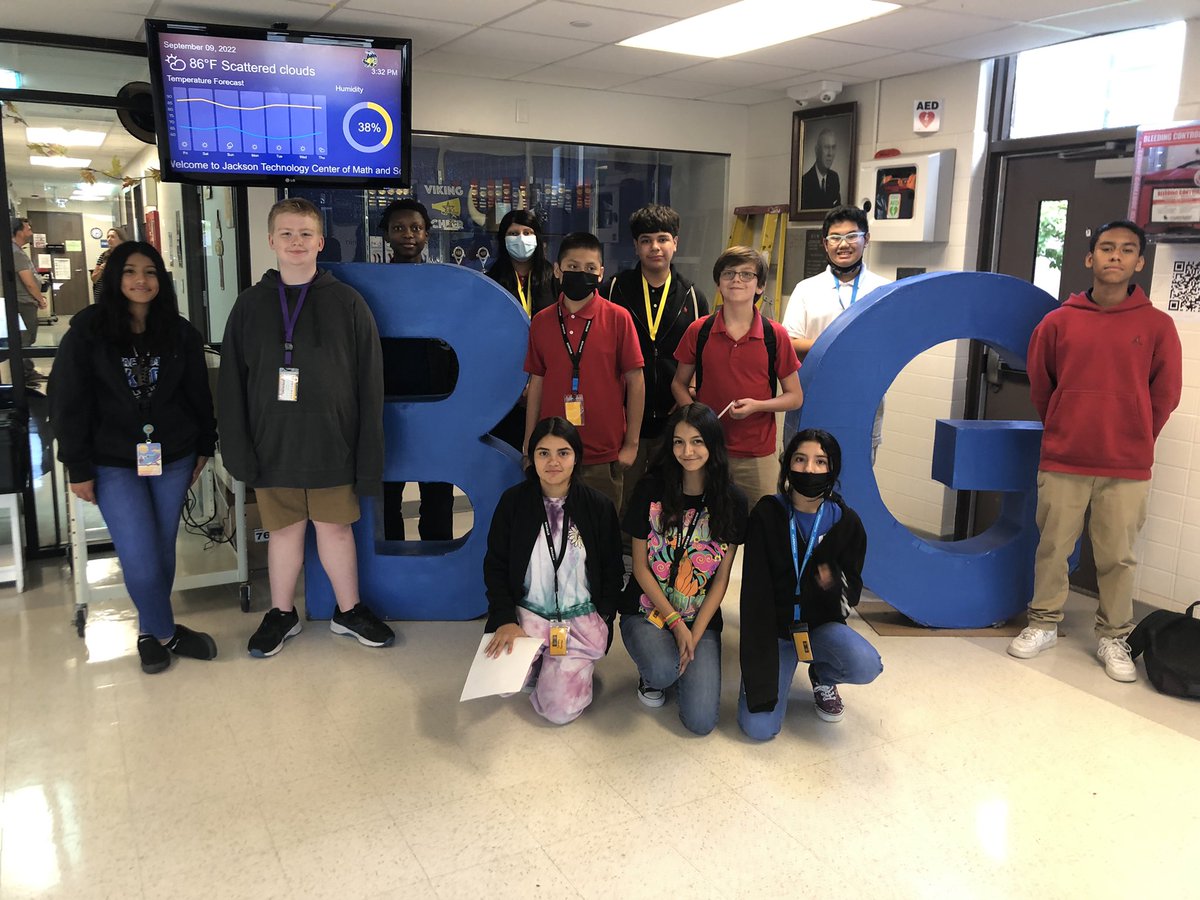 Jackson_Vikings's tweet photo. 8th grade Students of the month! https://t.co/f3AC6thcLp