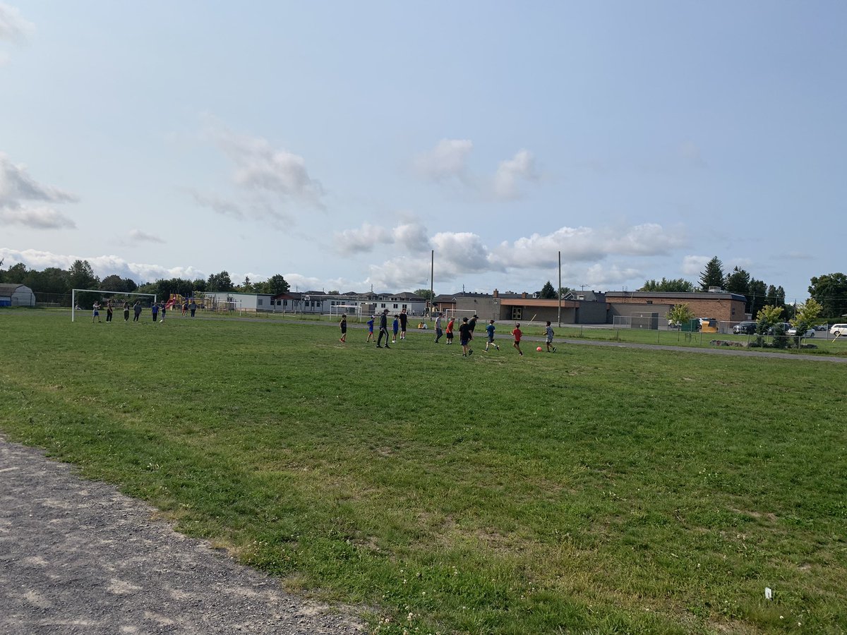 Grateful for so many things big and small this week - amazing students and staff, my admin partner <a href="/TanyelleVander1/">Mrs.VanderSchoor</a> and the wonderful school community <a href="/AVPS_LDSB/">Amherstview PS</a>!💚💛🐊 #JoyfulLeaders