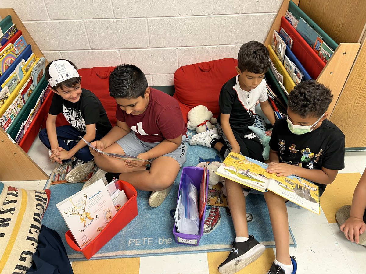 RKES_KG's tweet photo. First day with our book buddies, and man did we have the best afternoon ever reading with our new @RKES_3rd friends🧡 https://t.co/WDZnum467b