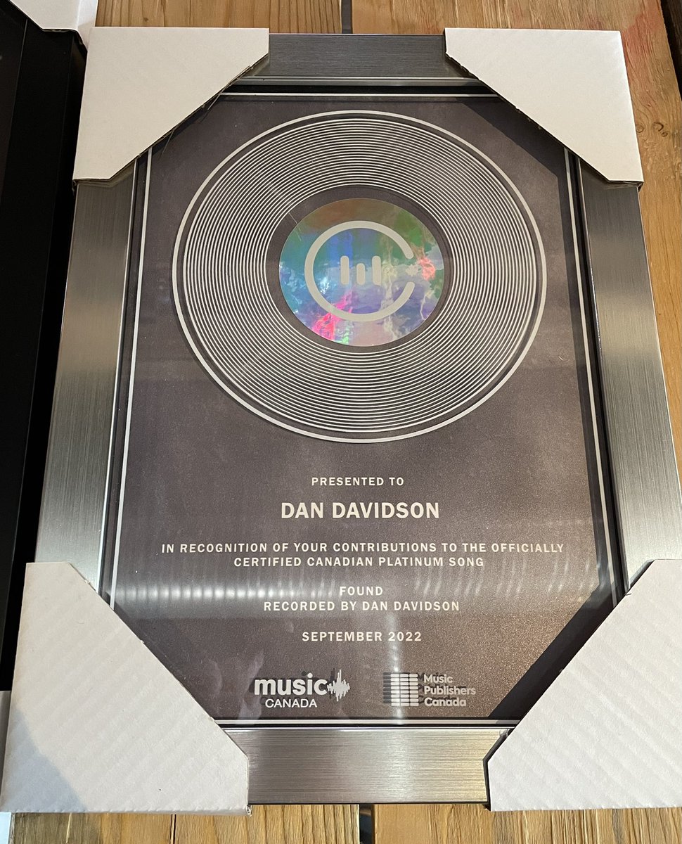 GoldPlatCA's tweet photo. Congratulations to @ItsDanDavidson - his song ‘Found’ has been certified Platinum! 💿🇨🇦

@RedBrickSongs’ Jana Cleland presented Dan his plaque, as well as the Songwriting and Music Publishing Award, launched by Music Canada &amp; @canmuspub, celebrating his songwriting on the song. https://t.co/MteZDFannv