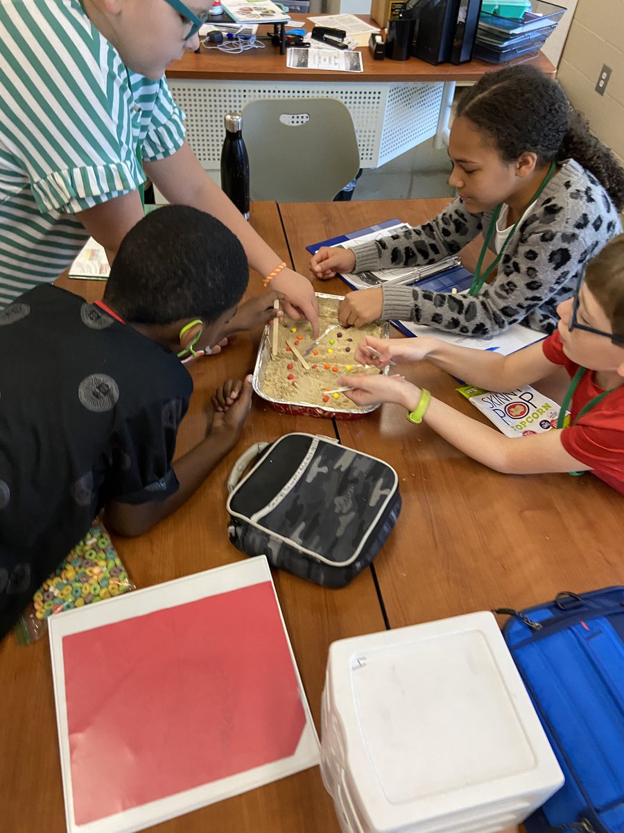 MrGProbus's tweet photo. Fun times in Social Studies as students worked to solve environmental problems during the Neolithic era. Using kinetic sand, they discovered the use of irrigation and terrace farming. @jencook80 @mgmgators https://t.co/aG6A2o0Fy4