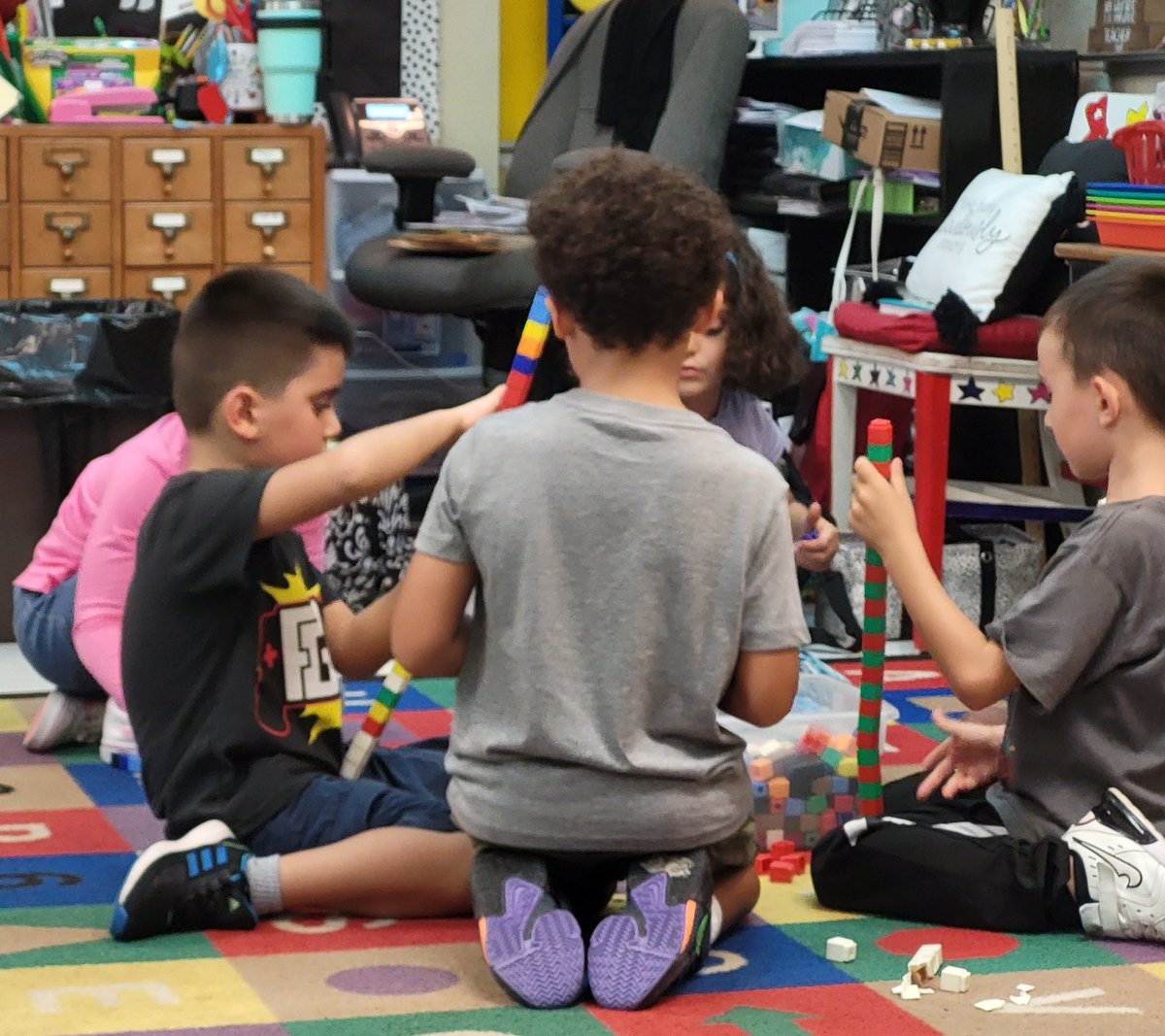 1stRocks's tweet photo. Math Fun in 1st Grade @Grandview_Elem! #games #unifixcubes #patternblocks #mathboxes #firsties https://t.co/SLIPC29Ns4