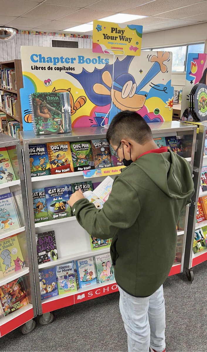 F3rnandaS01's tweet photo. @Roadrunner93241 Our Myrtle Avenue Book Fair was a huge success! Thank you all who helped make this possible and all those who purchased books; you are helping our Myrtle School library continue providing valuable, engaging, and relevant resources for our young minds. https://t.co/1zZUZTGVcW
