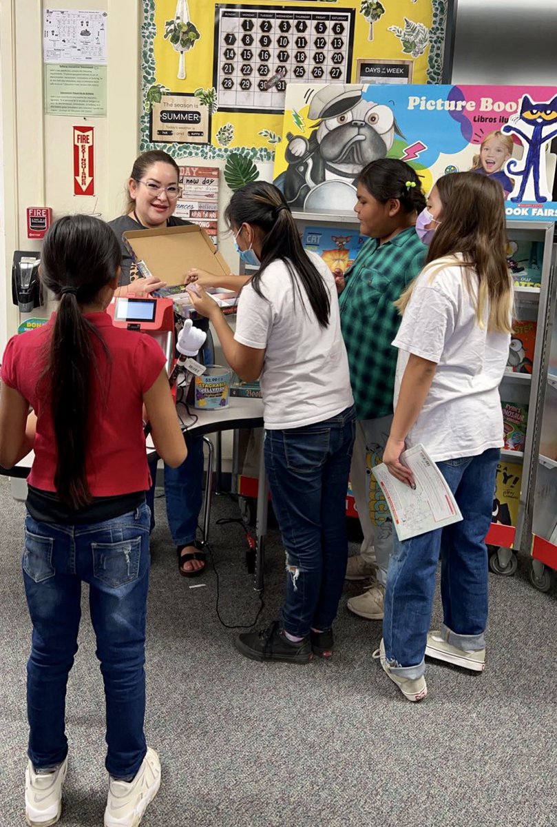 F3rnandaS01's tweet photo. @Roadrunner93241 Our Myrtle Avenue Book Fair was a huge success! Thank you all who helped make this possible and all those who purchased books; you are helping our Myrtle School library continue providing valuable, engaging, and relevant resources for our young minds. https://t.co/1zZUZTGVcW