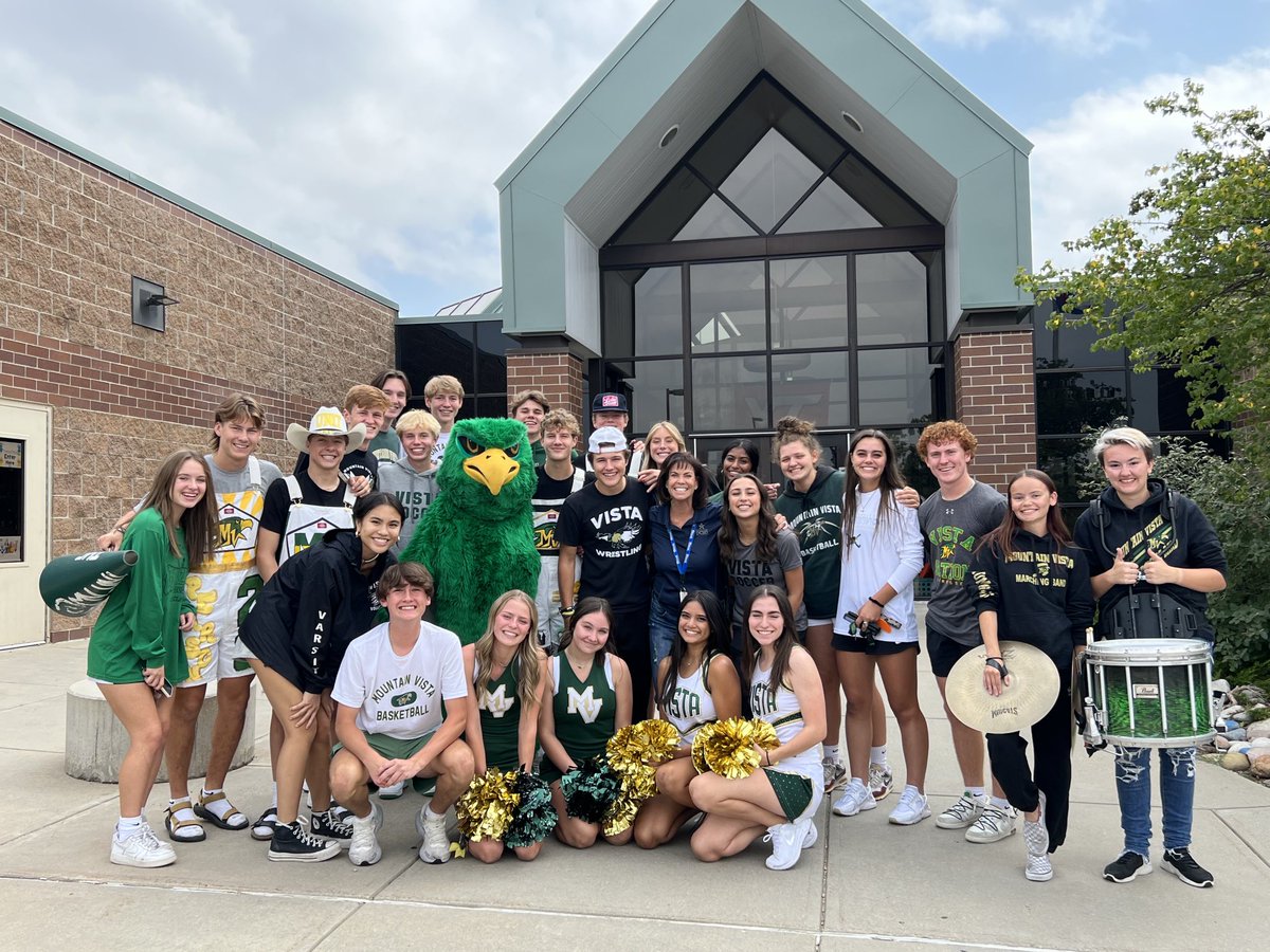 patwolach's tweet photo. Today the Mountain Vista Spirit Bus came to Heritage Elementary!! Wonderful group of students. Heritage loves the Mountain Vista Golden Eagles❤️❤️ #heritageexplorers   ⁦@dcsdk12⁩ ⁦@mountainvistahs⁩ https://t.co/rHiVg1MfP9