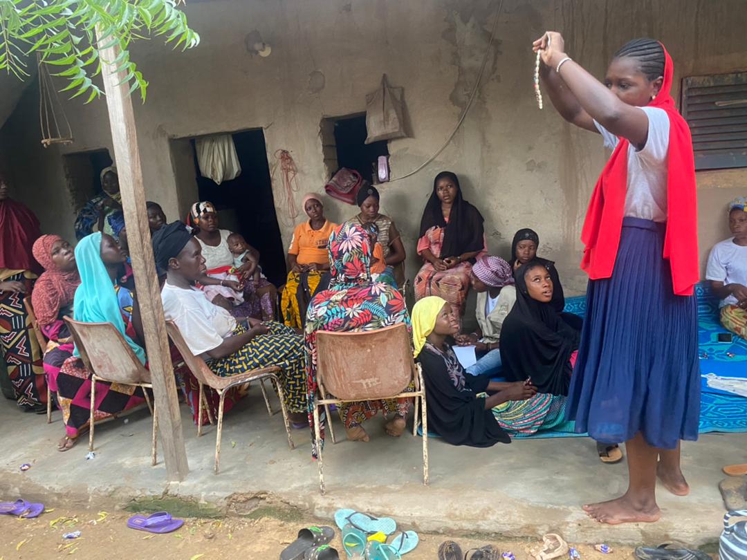 AmadouKanta5's tweet photo. Toujours dans le cadre du projet momentun pour le service de santé adaptées aux jeunes (SSAJ), le réseau des jeunes ambassadeurs pour la SR/PF Mali a ténue une causerie dans la région de Mopti précisément à bafont
#MPHD
#PSIMali
#RJASRPFMali https://t.co/vW7kw6XsxV
