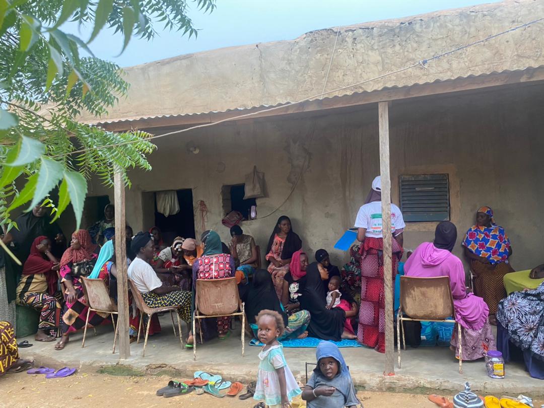 AmadouKanta5's tweet photo. Toujours dans le cadre du projet momentun pour le service de santé adaptées aux jeunes (SSAJ), le réseau des jeunes ambassadeurs pour la SR/PF Mali a ténue une causerie dans la région de Mopti précisément à bafont
#MPHD
#PSIMali
#RJASRPFMali https://t.co/vW7kw6XsxV