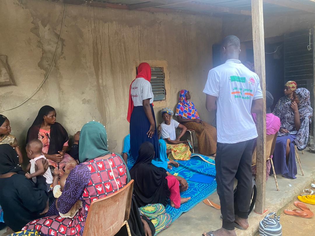 AmadouKanta5's tweet photo. Toujours dans le cadre du projet momentun pour le service de santé adaptées aux jeunes (SSAJ), le réseau des jeunes ambassadeurs pour la SR/PF Mali a ténue une causerie dans la région de Mopti précisément à bafont
#MPHD
#PSIMali
#RJASRPFMali https://t.co/vW7kw6XsxV