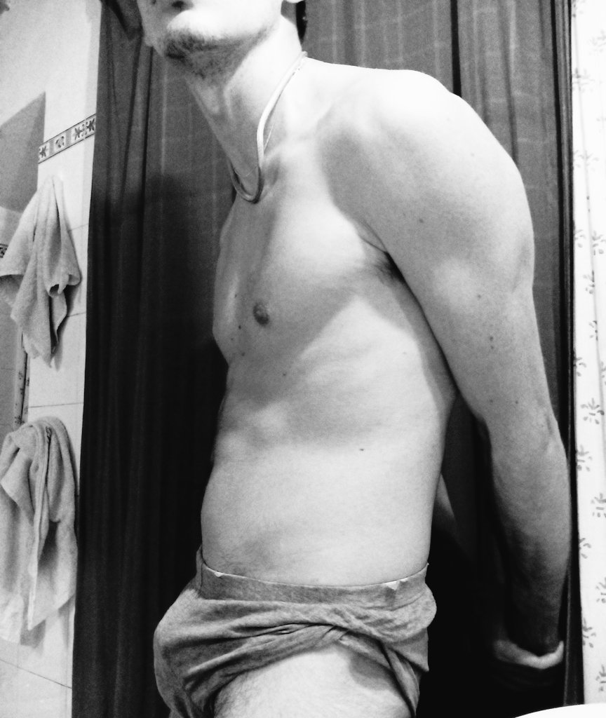 (for subs) What's your relationship with findom? Is it a toxic relationship or are you able to control yourself?

#findom
#findomitalia
#Gayfindom 
#findomgay
#phisiqueadoration
#humiliationfag 
#taxfag